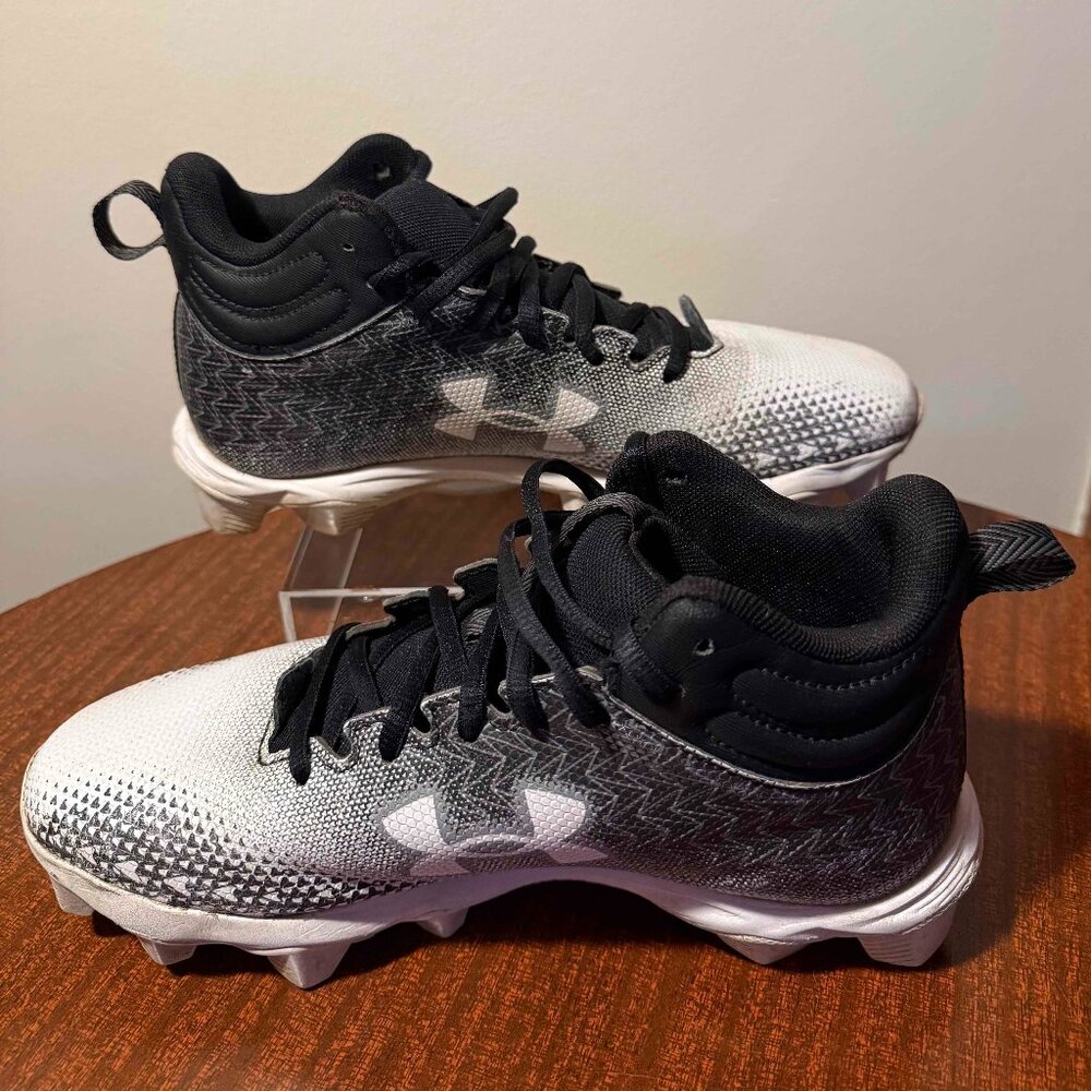 Under Armour Spotlight Franchise 3.0RM Junior Football Cleats Youth Size 6Y